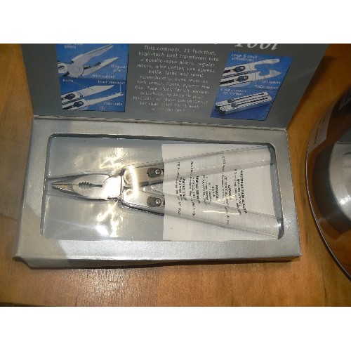 244A - BOXED PLIERS MULTI TOOL