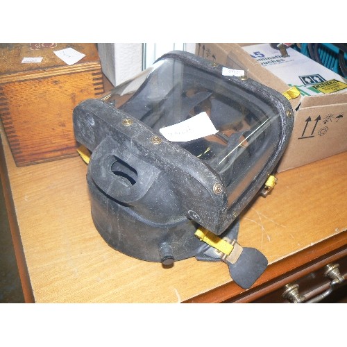 246A - DIVERS MASK