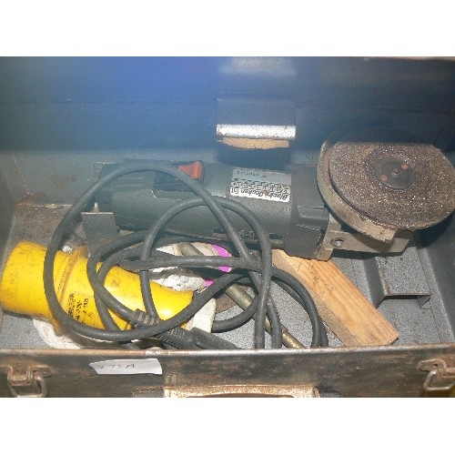 275A - BLACK AND DECKER ANGLE GRINDER IN METAL BOX