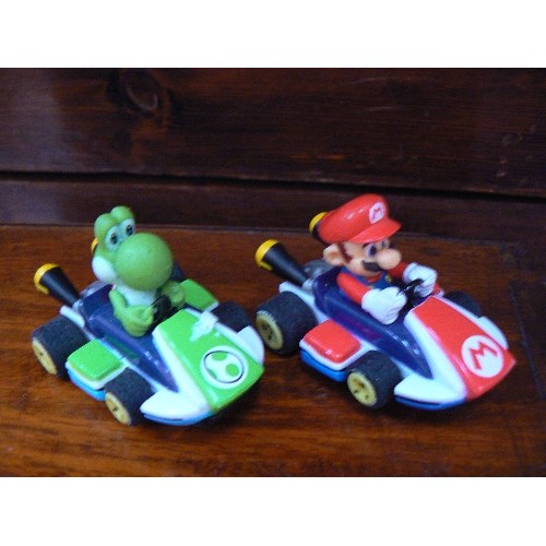 69 - MINI NINTENDO MARIO, YOSHI-MARIO CARRERA X 2