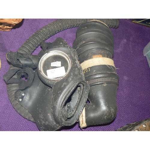 127 - VINTAGE GAS MASK.