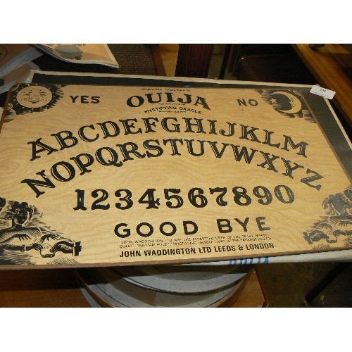 246 - OUIJA TALKING BOARD SET BY WADDINGTON LTD