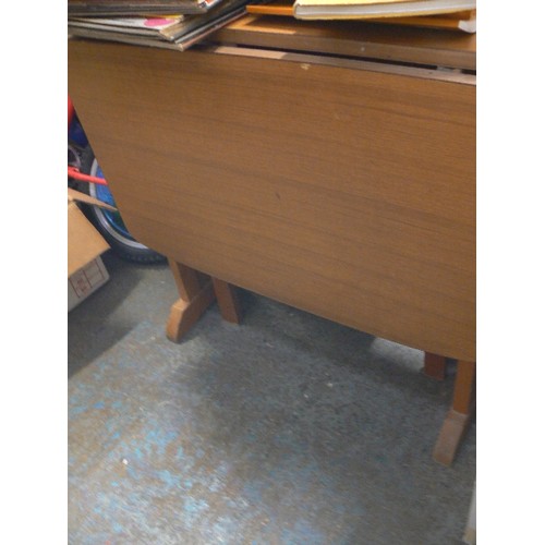 406 - DROP-LEAF WOOD EFFECT FORMICA KITCHEN TABLE.