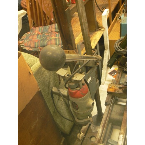 371 - LARGE WOLF ES23 HEAVY DUTY PILLAR DRILL. 3/4