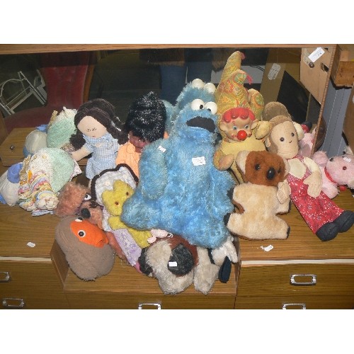 399 - COOKIE MONSTER FROM SESAME STREET, AND COLLECTION OF RETRO SOFT TOYS.