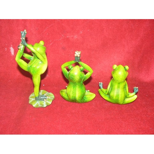 3 - 3 BALLET DANCING FROGS IN BRIGHT GREEN