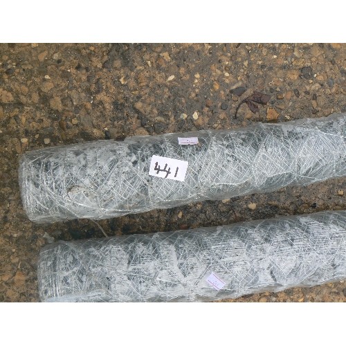 441 - 2 X NEW ROLLS OF GALVANISED CHICKEN WIRE. 10M X 900MM. PACKAGED