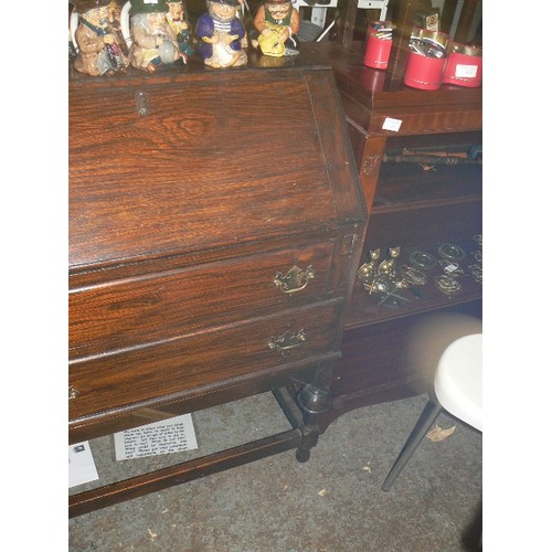 427 - SMALL VINTAGE BUREAU/DESK. 2 DRAWER, PULL-DOWN LID.