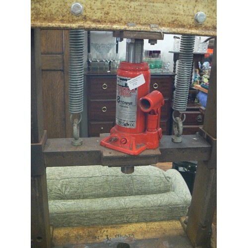 372 - CLARK BEARING PRESS. 8 TONNE. ON STAND.