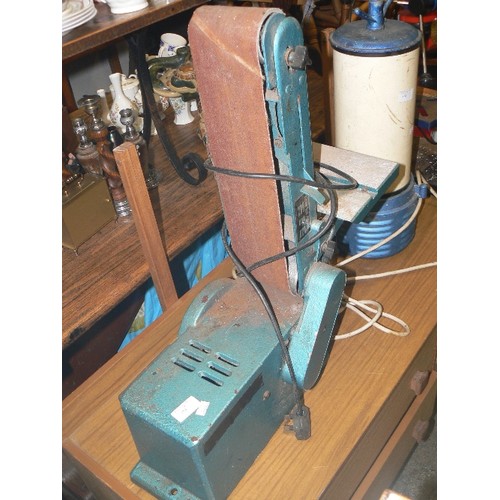 373 - CLARK BELT SANDER