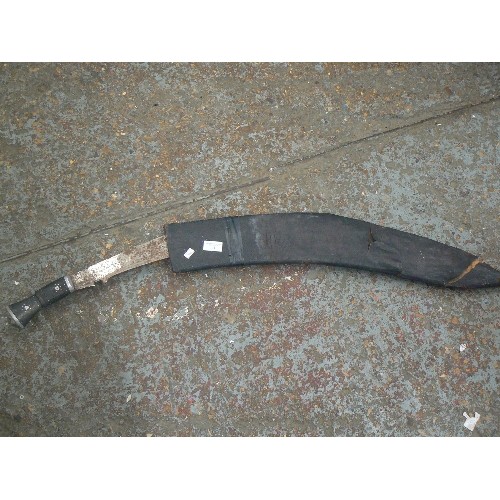 94 - LARGE MACHETE/KNIFE, WITH SHEATH.