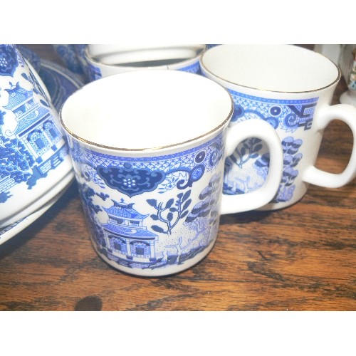 414 - 'WILLOW PATTERN' COLLECTION.