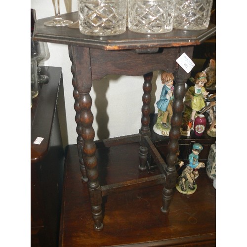 492 - SMALL VINTAGE OCTAGONAL WINE/SIDE TABLE WITH BARLEYTWIST LEGS.