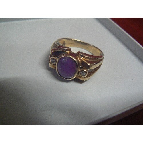 39 - 9ct GOLD AND AMETHYST RING WEIGHT 9.33 gr