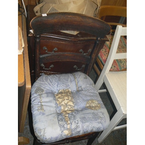 412 - VINTAGE WHITE PAINTED WOODEN CHAIR, KITCHEN CHAIR WITH SEAT PAD, & A BAR STOOL.