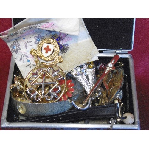 13 - A MIRRORED JEWELLERY BOX FULL OF COSTUME JEWELLERY LOVELY BROOCHES GOLD PLATED AN ENAMEL RED CROSS B... 