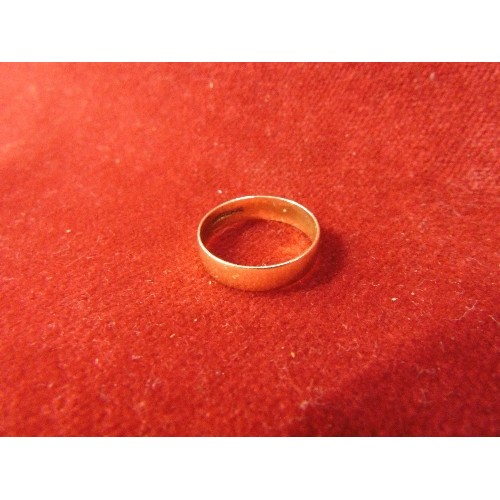 17 - A GENTS WEDDING BAND 9ct GOLD SIZE Y WEIGHT 3.34gr