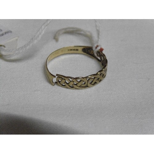 22 - SCRAP 9ct GOLD RING WEIGHT 1.19 COULD BE REPAIRED