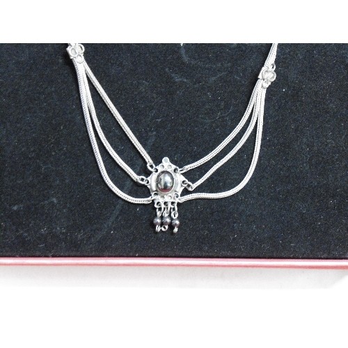 26 - A VINTAGE BEAUTIFUL SILVER NECKLACE VERY CLASSIC IN STYLE 900 SILVER CONTINENTAL POSS RUSSIAN