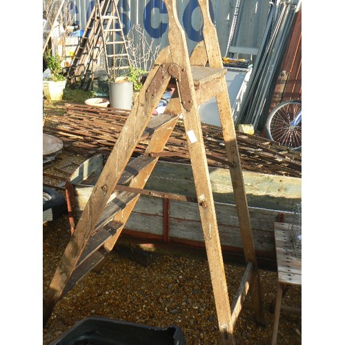 467 - STEP LADDER WOODEN