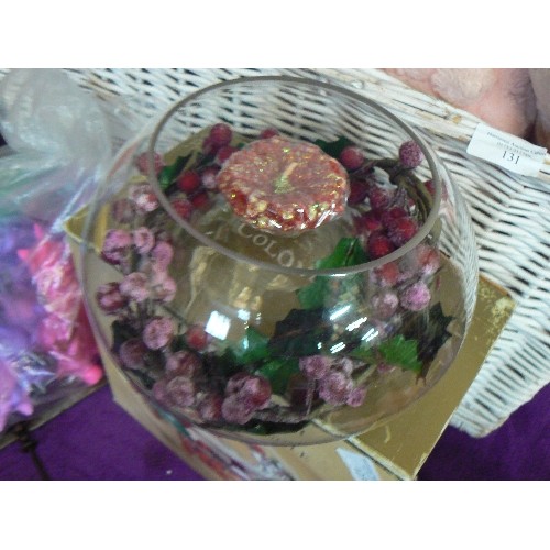 123 - CHRISTMAS FLOATER BOWL WITH BERRY GARLAND AND FLOATING CANDLE. WITH BOX.