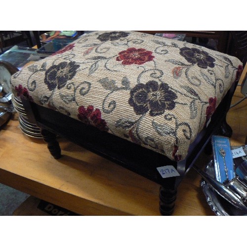 217A - SMALL SEWING STOOL WITH PADDED TAPESTRY LID.