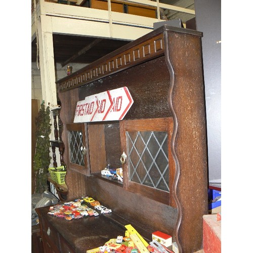 290 - WELSH DRESSER. HAS 2 GLASS DISPLAY SECTIONS WITH LEADED GLASS DOORS.