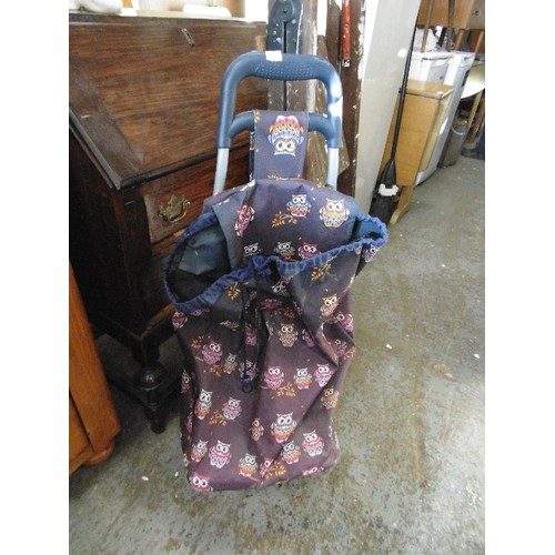 326 - WHEELED SHOPPER BAG. OWL DESIGN WATERPROOF FABRIC. LIGHTWEIGHT.