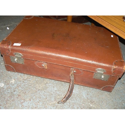 359 - LARGE VINTAGE LEATHER SUITCASE. LEATHER CORNER BRACKETS & RIVETS, HANDLE NEEDS ATTENTION.