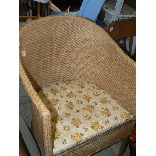 384 - VINTAGE LLOYD-LOOM STYLE CHAIR/COMMODE. NATURAL & UNPAINTED WITH VINYL QUILTED SEAT. PLASTIC CHAMBER... 