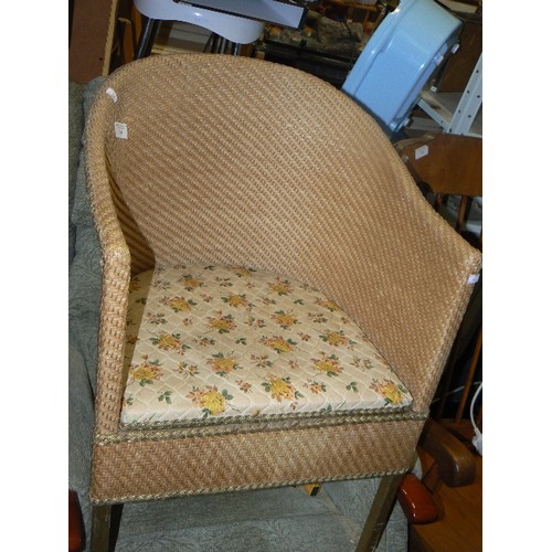 384 - VINTAGE LLOYD-LOOM STYLE CHAIR/COMMODE. NATURAL & UNPAINTED WITH VINYL QUILTED SEAT. PLASTIC CHAMBER... 