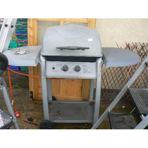 424 - LAGUNA GAS 2 BURNER B-B-Q WITH INSIDE BURNER