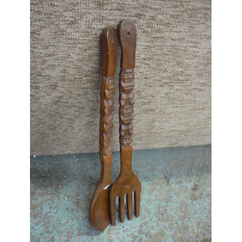 96 - LARGE DECORATIVE WOODEN SPOON & FORK FOR WALL-HANGING.