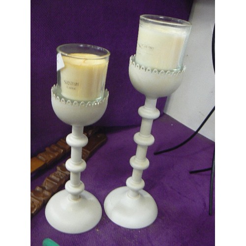 91 - PAIR OF IKEA CANDLE HOLDERS, TOGETHER WITH 2 X SANCTUARY-COVENT GARDEN CANDLES IN HEAVY GLASS JARS [... 