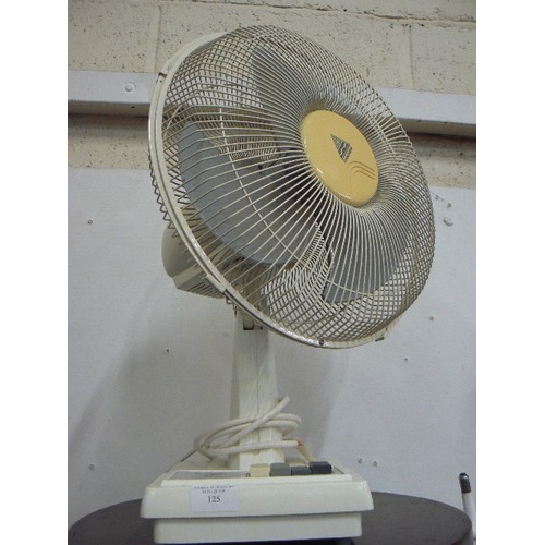 125 - A CANARM 3-SPEED DESK FAN.