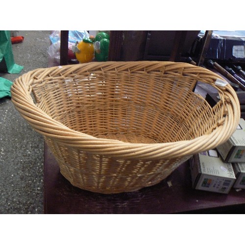 178 - TRADITIONAL WICKER WASH BASKET.