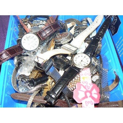 114 - LARGE QUANTITY OF MIXED WRIST WATCHES.