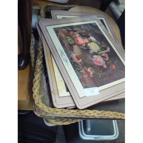 233 - A MELAMINE FISH DISH, 2 WICKER EDGED TEA TRAYS, & FLORAL DESIGN PLACE MATS.