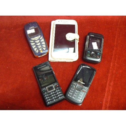 15 - COLLECTION (5) OF OLD MOBILE PHONES