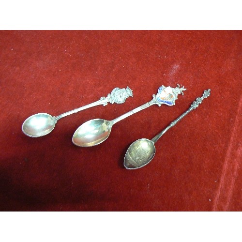 28 - A PAIR OF SILVER GEORGIAN SUGAR NIPPS LONDON 1831.
COLLECTION OF 3 SILVER SPOONS  NURUMBERG, ENAMELL... 