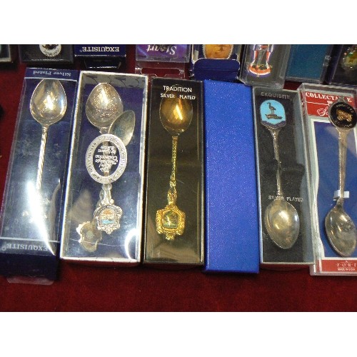 72 - COLLECTORS SOUVENIR SPOONS X 23, ALSO A SMALL WOODEN OAKLEAF SPOON RACK.