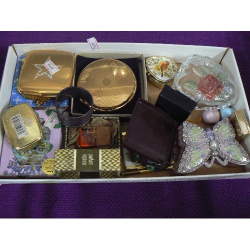 91 - VINTAGE TWEED PERFUME IN ORIGINAL BOX, ALSO TRINKET BOXES, STRATTON CONVERTABLE COMPACT, PILL BOXES ... 