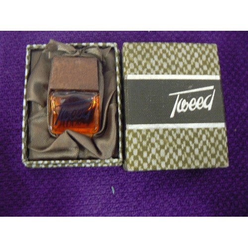 91 - VINTAGE TWEED PERFUME IN ORIGINAL BOX, ALSO TRINKET BOXES, STRATTON CONVERTABLE COMPACT, PILL BOXES ... 