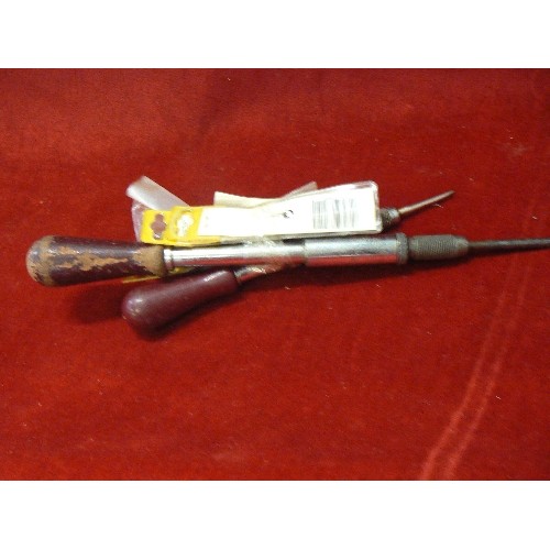 131 - 2 YANKEE SCREWDRIVERS & BITS. 1 SMALL & 1 MEDIUM.