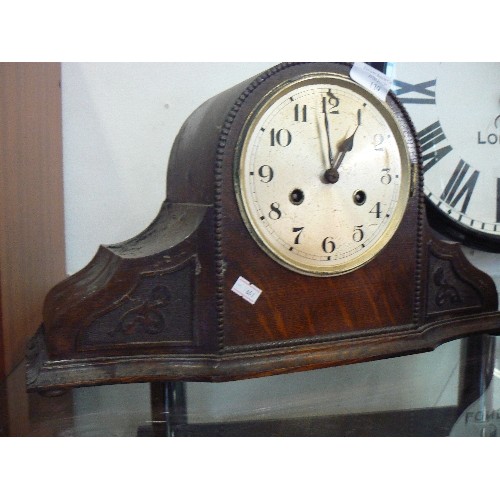 139 - LARGE VINTAGE MANTLE CLOCK. GLASS MISSING FROM FACE. WOODEN 'NELSON'S HAT' CASE.