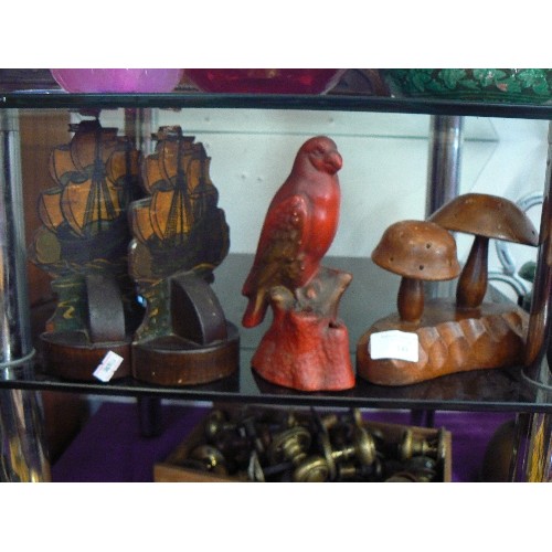 149 - TREEN. SMALL GALLEON BOOKENDS, TOADSTOOLS AND A RED BIRD.