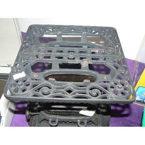 97 - TINY VINTAGE CAST-IRON PARRAFIN STOVE 'BEATRICE No 31' WITH TINY 'WINDOW'. ORNATE WITH TOP TRIVET AN... 