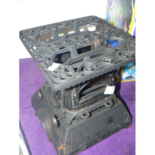 103 - TINY VINTAGE CAST-IRON PAFFAFIN STOVE. RIGHT & BUTLER-BIRMINGHAM. VERY ORNATE WITH TOP TRIVET.