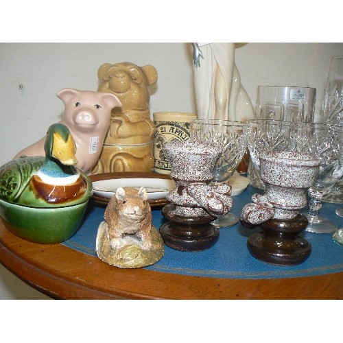 117 - MIXED CERAMICS & DRINKING GLASSES. INC POOH BEAR COOKIE JAR, LIDDED FRENCH POT IN THE FORM OF A DUCK... 