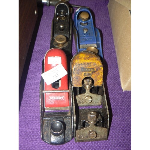 123 - 4 X TINY VINTAGE WOOD PLANES. INC RECORD-MARPLES, STANLEY.